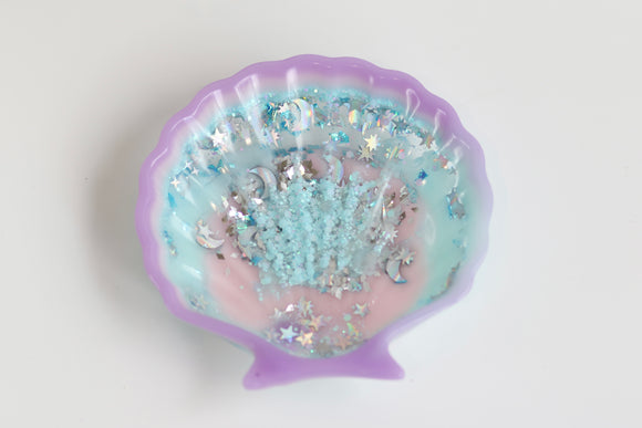 Extra Resin Pour Shell (small hole/marks on back)