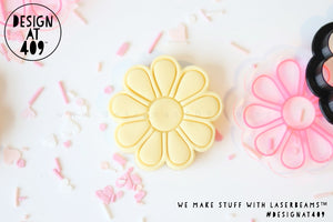Small Daisy 3 Embossing Stamp & Cutter